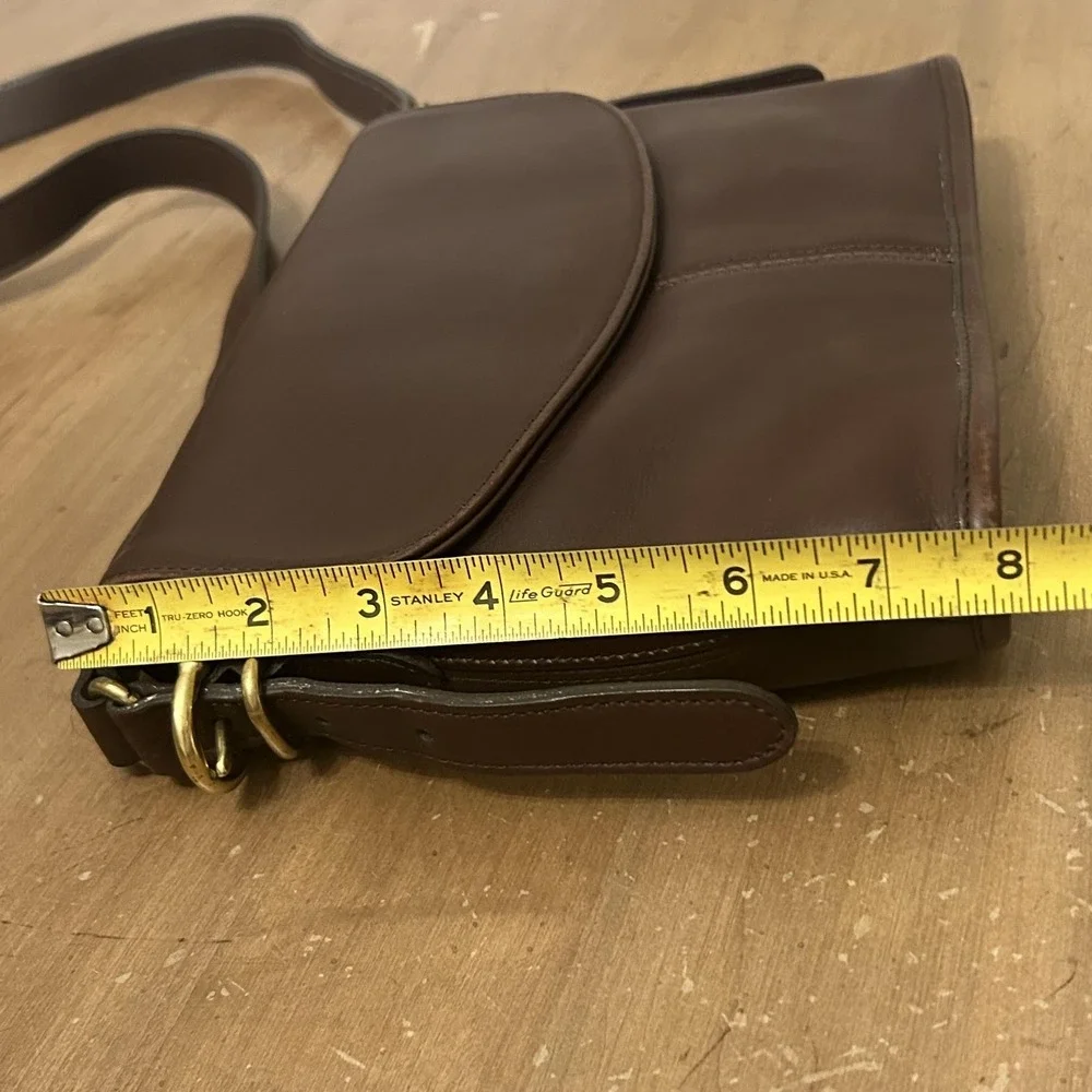 Coach Legacy Equestrian Flap Crossbody 90's Brown Leather Purse A8B-9807‎ USA